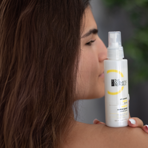The Cosmetic Republic plaukų riebalavimasi mažinantis purškalas